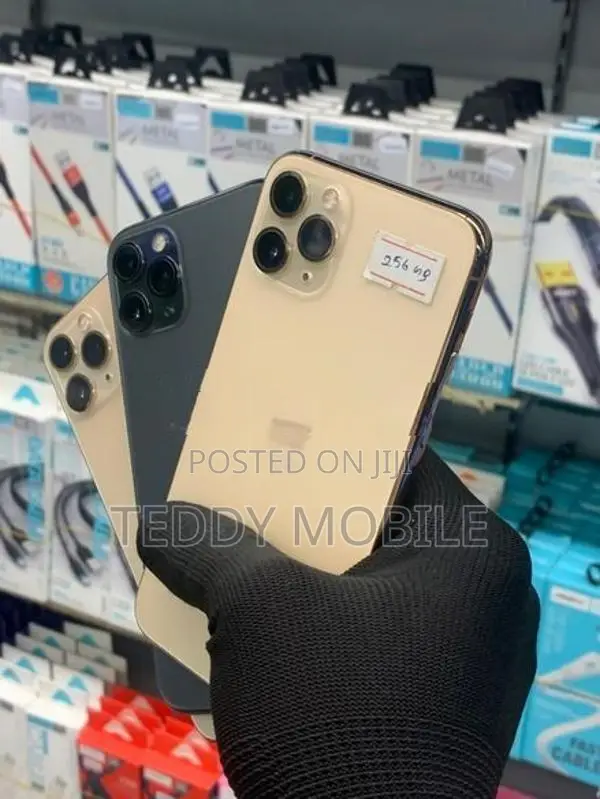 Apple iPhone 11 Pro 256GB (Used)