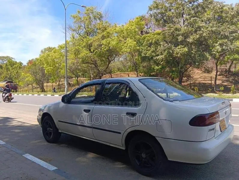 Nissan Sunny FB14 1996