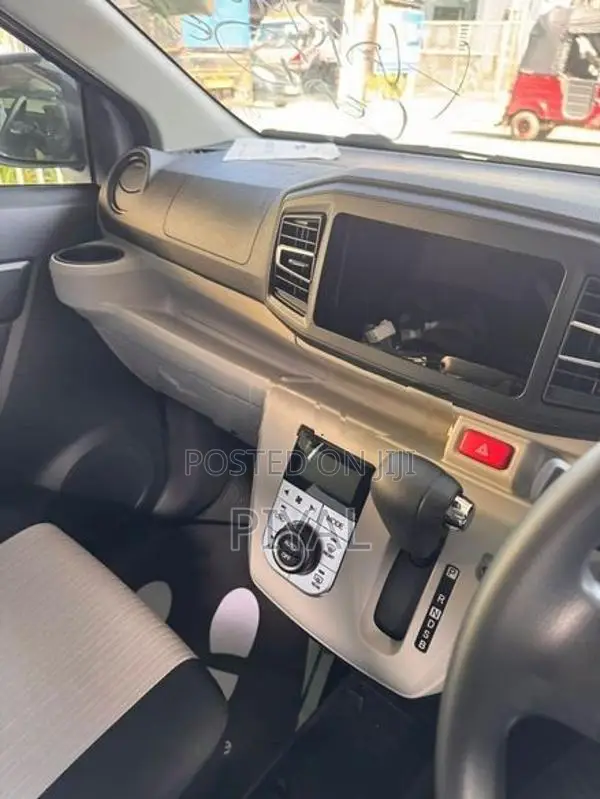 Daihatsu Mira G grade 2025