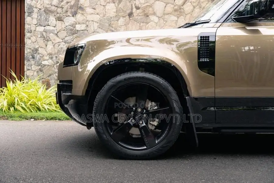 Land Rover Defender X-Dynamic 1of 1 Spec 2026