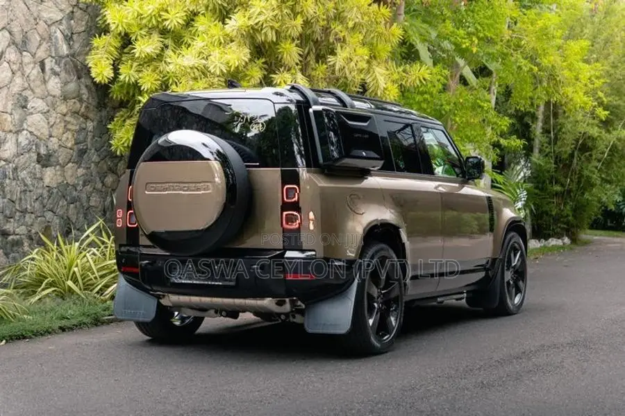 Land Rover Defender X-Dynamic 1of 1 Spec 2026