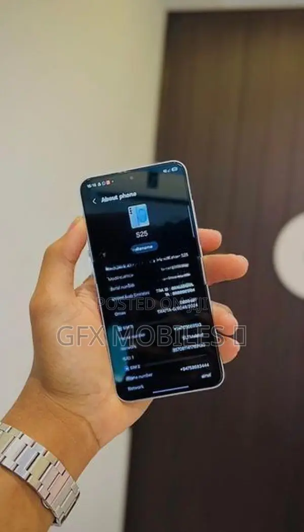 Samsung Galaxy S25 (Used)