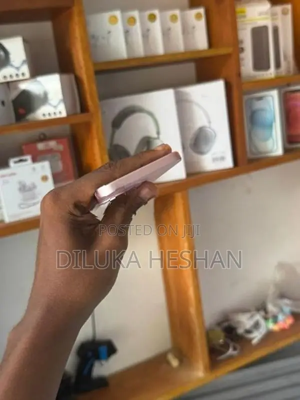 Apple iPhone 15 128GB (Used)