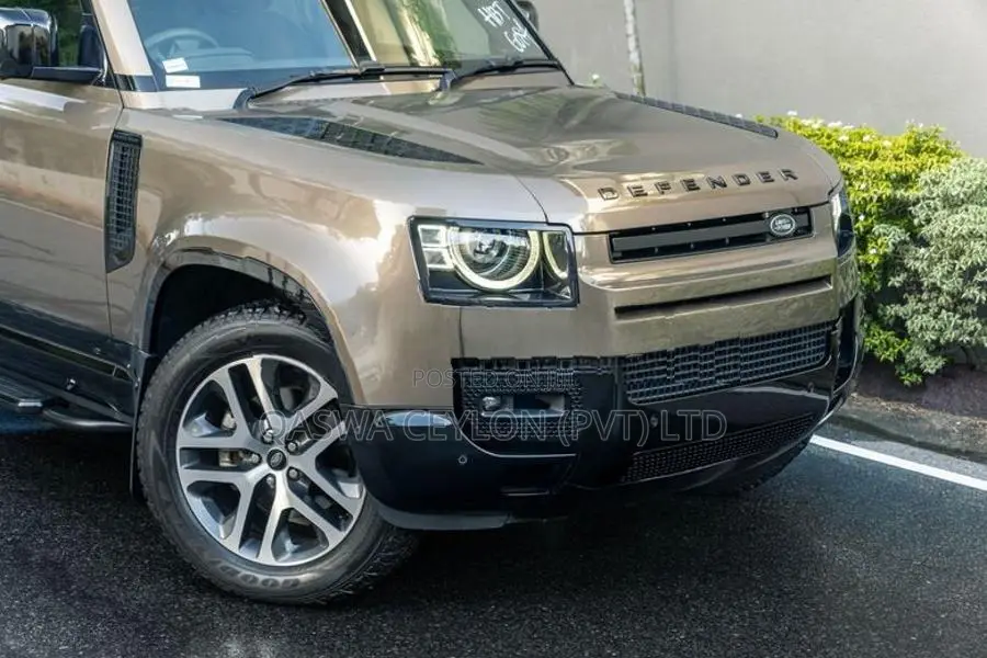 Land Rover Defender P300-X Dynamic 2023