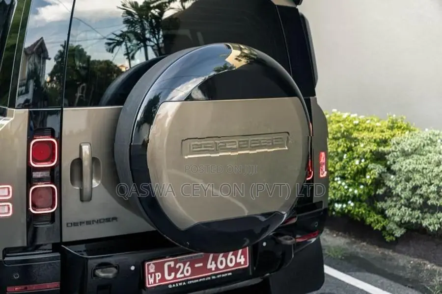 Land Rover Defender P300-X Dynamic 2023