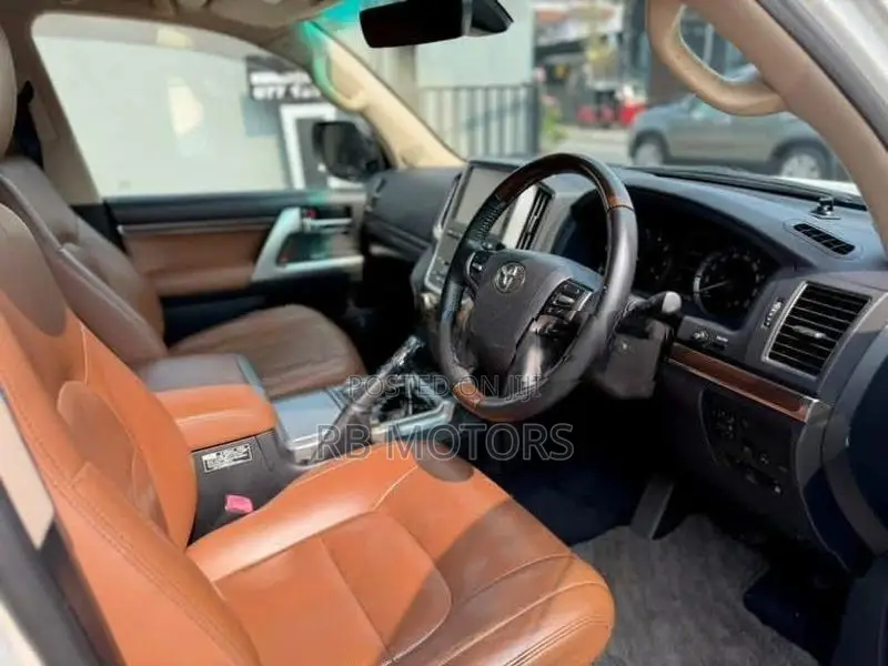 Toyota Land Cruiser Sahara ZX Bruno Cross 2015