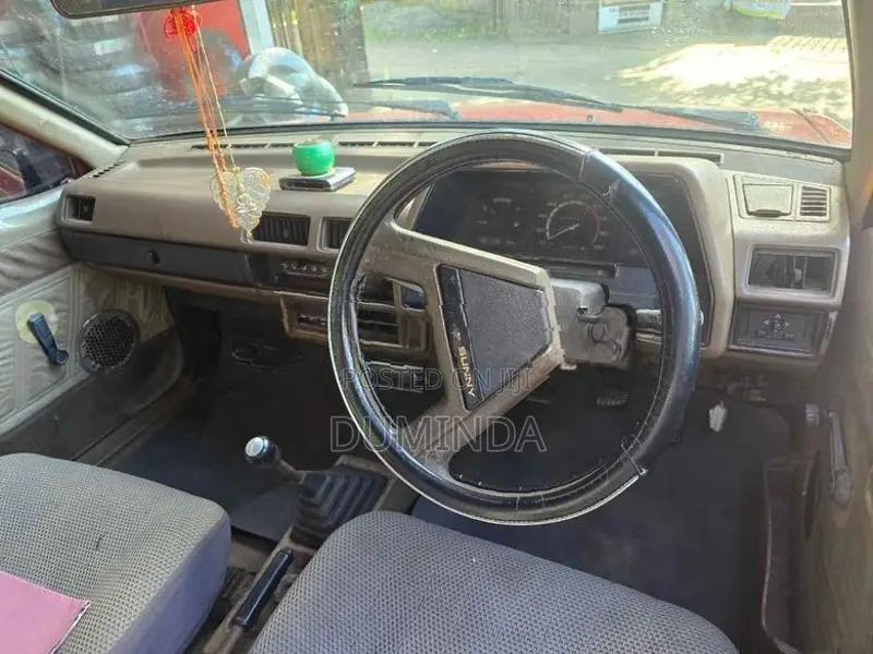 Nissan Sunny HB11 1986
