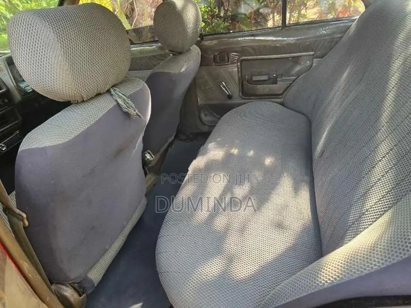 Nissan Sunny HB11 1986