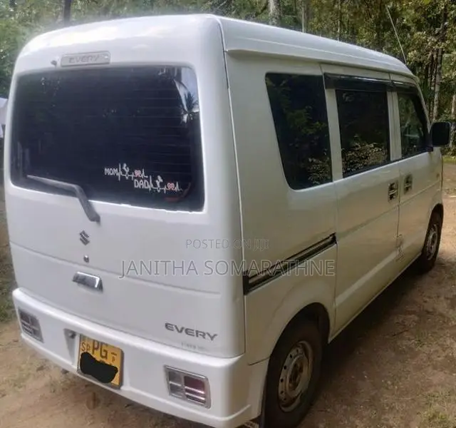 Suzuki Every 2012