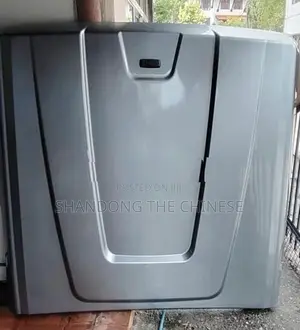 Toyota Hilux Hard Tonneau / Deck Cover (Silver)