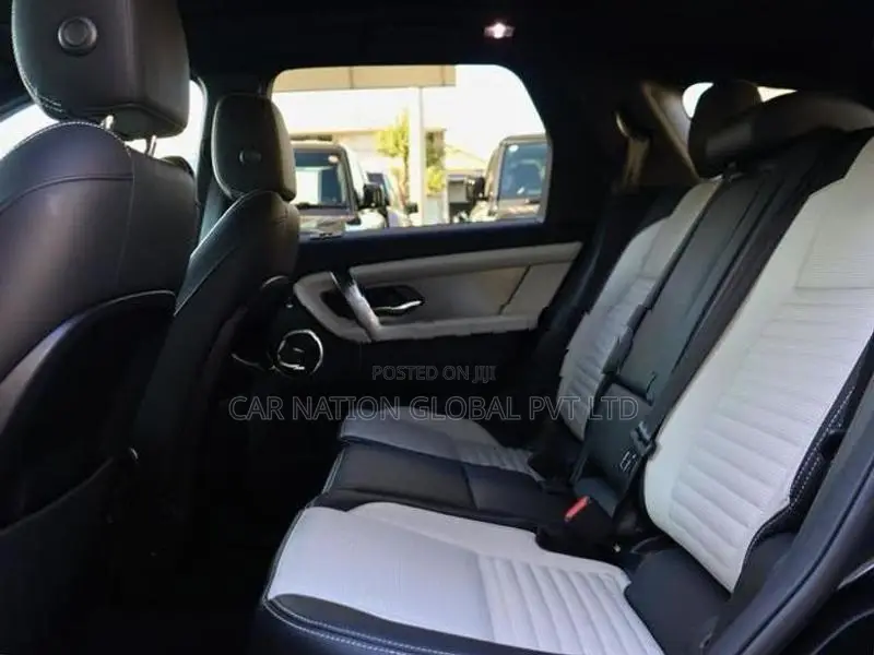Land Rover Discovery Sport Dynamic HSE P300e 2025