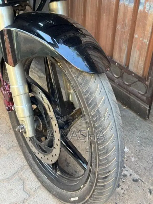 Bajaj Pulsar 220F 2010