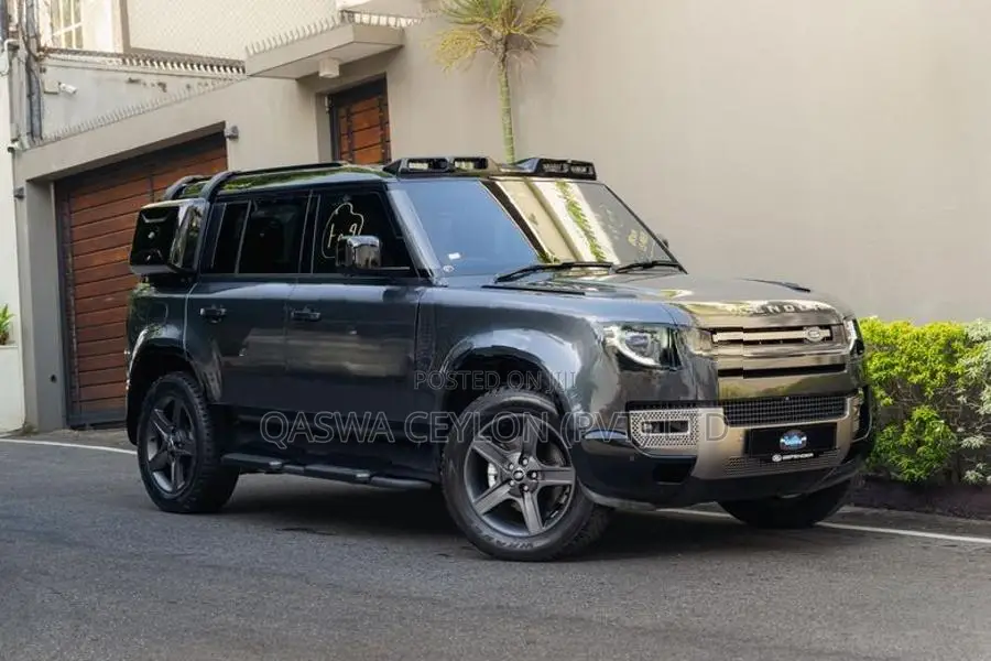 Land Rover Defender P300-Straight Petrol 2025