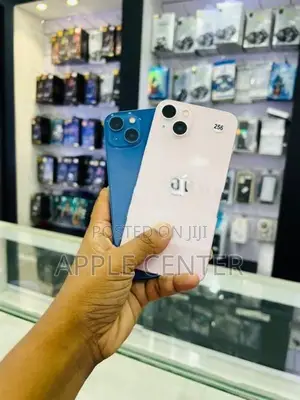Apple iPhone 13 (Used)