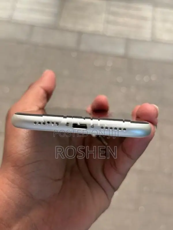 Apple iPhone 11 (Used)