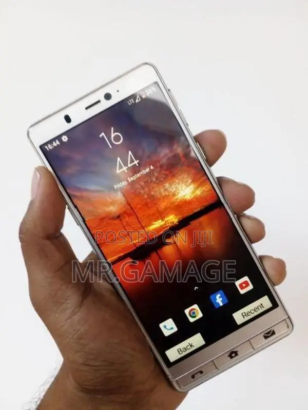 Sharp A001SH 3GB 32GB (Used)