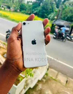Apple iPhone SE 2 (Used)