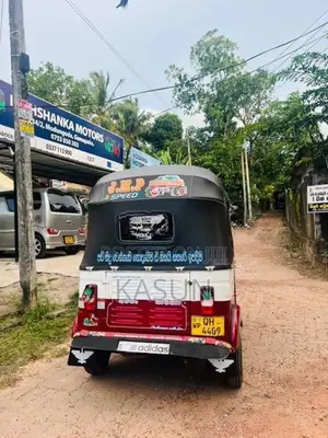 Bajaj RE 2006