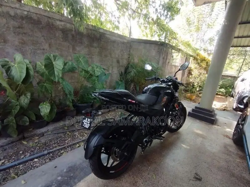 Bajaj Pulsar N160 Premium 2025
