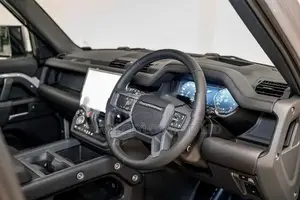 Land Rover Defender P300e-HSE PHEV 2026