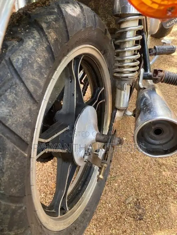 Suzuki GN 125 2011