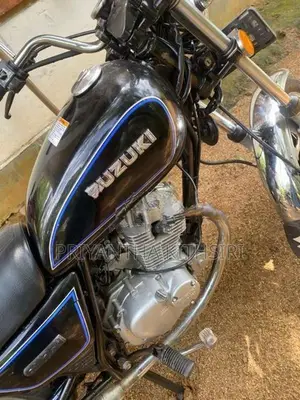 Suzuki GN 125 2011