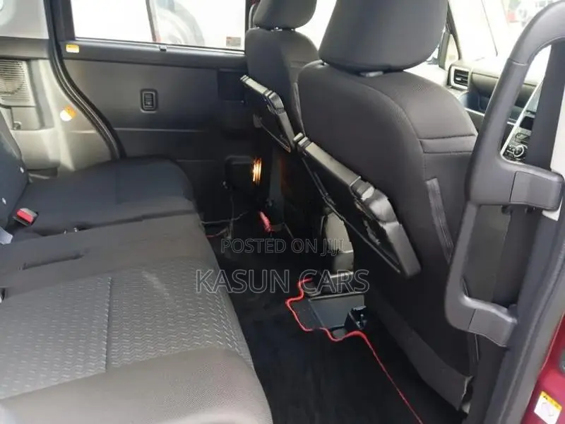 Toyota Roomy Custom G 2024