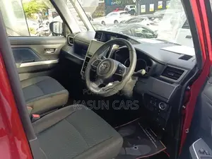 Toyota Roomy Custom G 2024