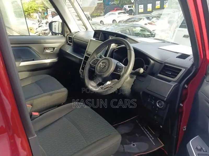 Toyota Roomy Custom G 2024