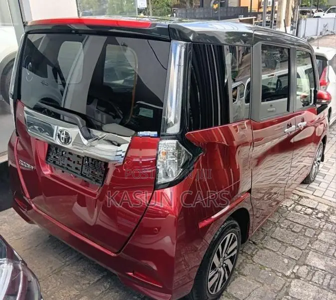 Toyota Roomy Custom G 2024