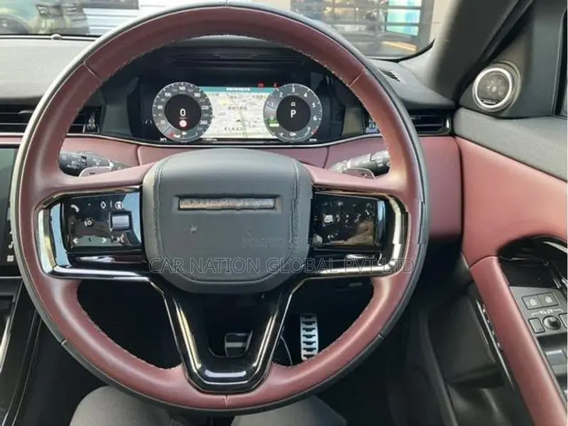 Land Rover Range Evoque Dynamic HSE P300e 2025