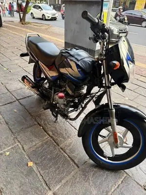 Bajaj CT100 2025