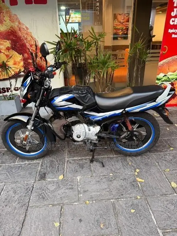 Bajaj CT100 2025