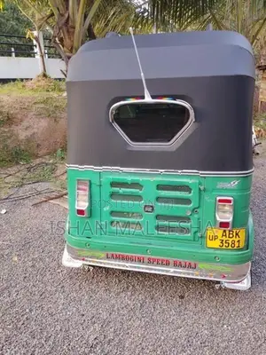 Bajaj RE 2016