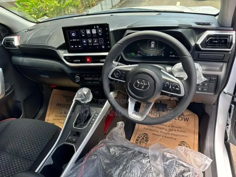 Toyota Raize Z Hybrid auto (p) 2025