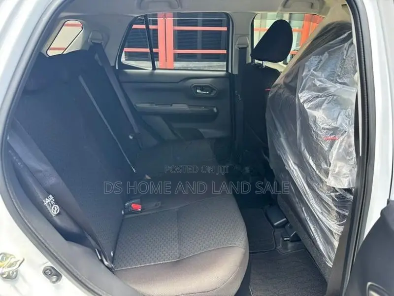 Toyota Raize Z Hybrid auto (p) 2025