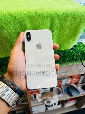 Apple iPhone XS (Used)