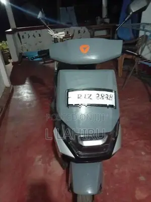 Yadea E8S 2025