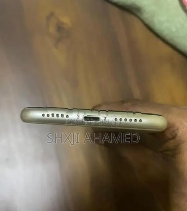Apple iPhone 11 (Used)