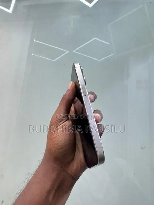 Apple iPhone 15 Pro (Used)