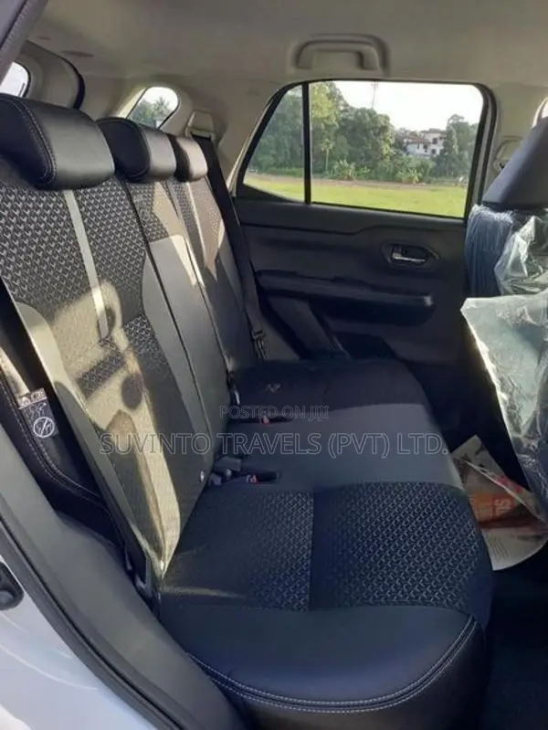 Daihatsu Rocky 1.2 Hybrid 4way 2026