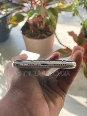 Apple iPhone XS (Used)