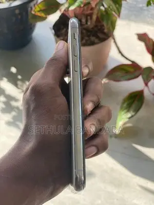 Apple iPhone XS (Used)