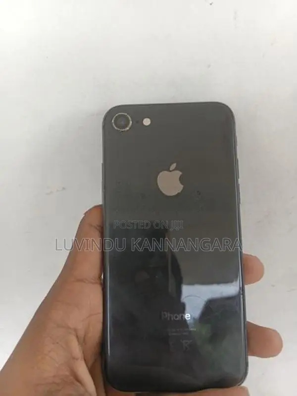 Apple iPhone 8 (Used)