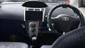 Toyota Vitz 2010
