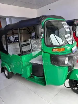 Bajaj RE Efi 2026