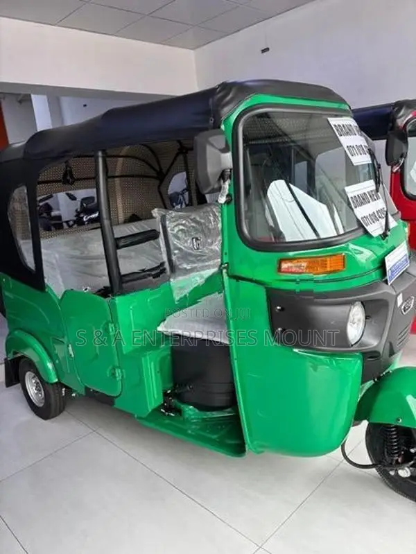 Bajaj RE Efi 2026
