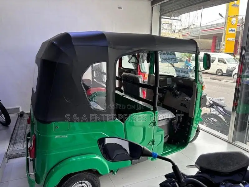 Bajaj RE Efi 2026