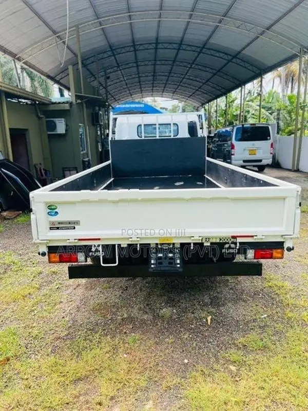 Mitsubishi Canter Motor Lorry 2023