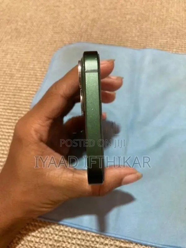 Apple iPhone 13 (Used)